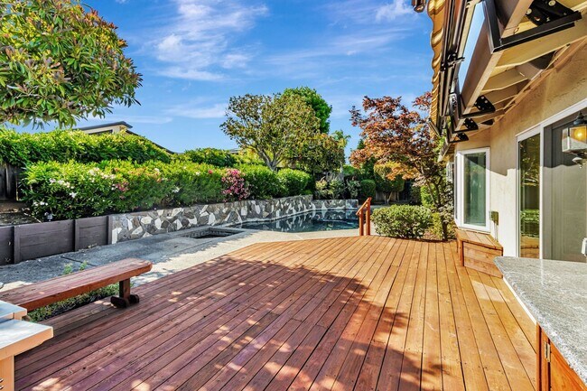Building Photo - Spacious Saratoga Home with Great Outdoor ...