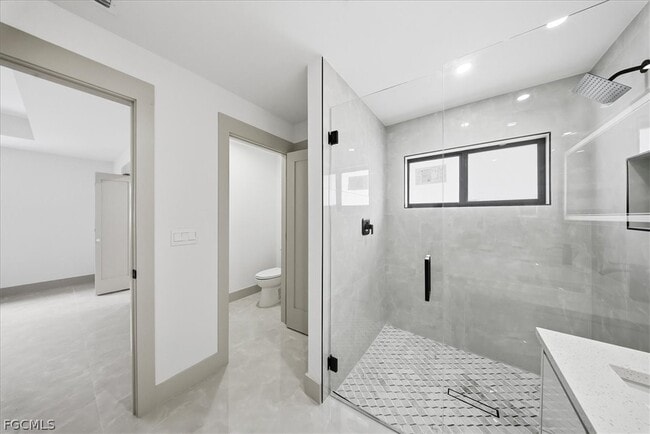 Building Photo - 541 Chalet Ave S