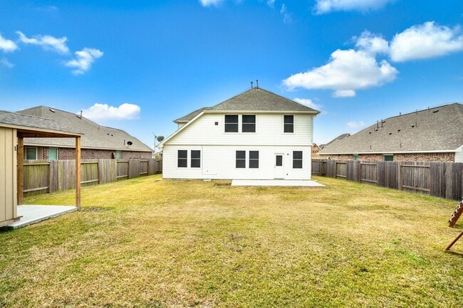 Building Photo - 135 San Bernard Dr