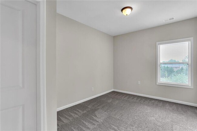 Building Photo - 568 Garden View Ct
