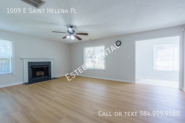 Building Photo - 1009 E St Helena Pl