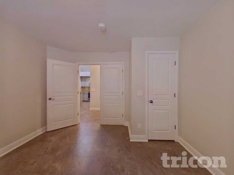 Building Photo - 20711 N Santa Cruz Dr