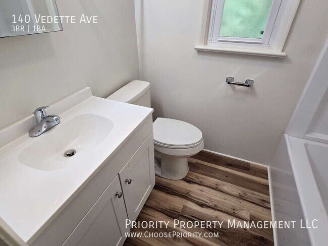 Building Photo - 140 Vedette Ave