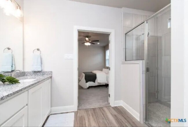 Building Photo - GORGEOUS home in Nolanville!