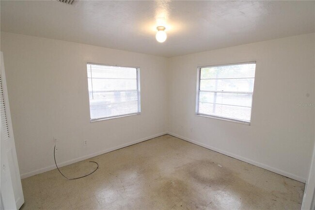 Building Photo - 6101 NW 23rd Terrace