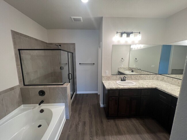 Building Photo - 3 Bed / 2.5 Bath | Rocklin Townhome