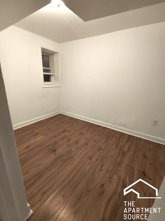 Building Photo - 2215 S Albany Ave