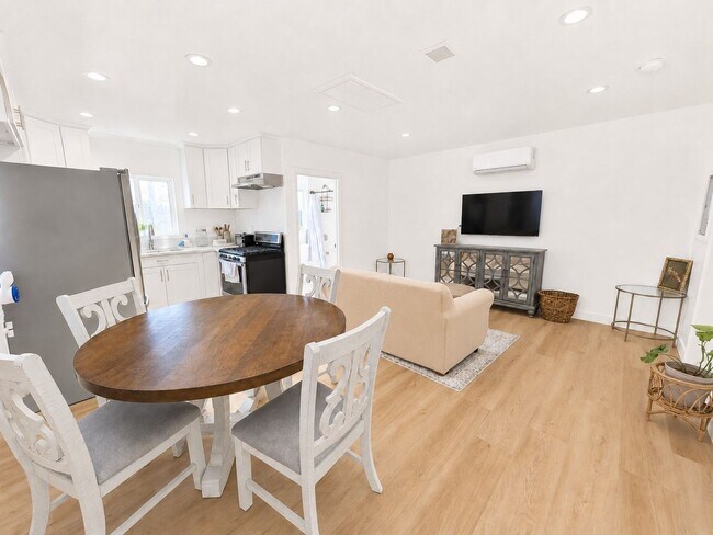 Building Photo - NEW UNIT! Be the First to Live in This Brand-New Fully Furnished ADU