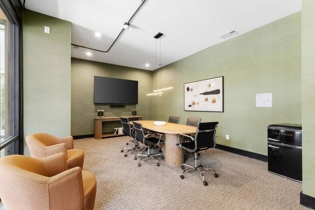 Building Photo - 659 Auburn Ave NE