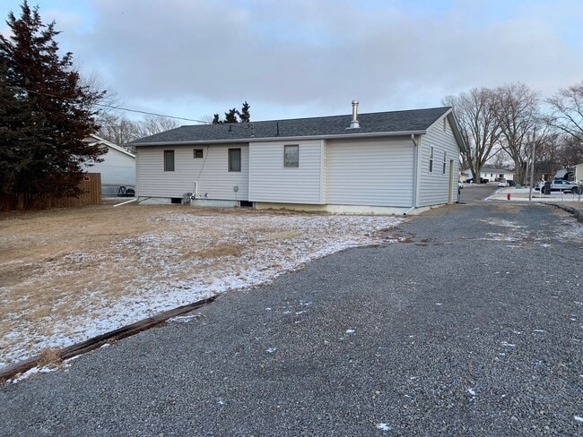 Building Photo - 3 Bedroom, 1 bath recently remodeled beautiful home in Woodland Park!