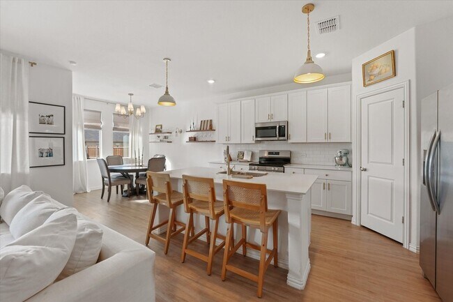 Building Photo - 5028 Waterway Dr