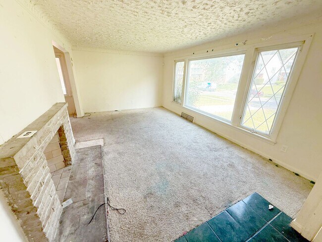 Building Photo - 3 BED 2 BATH BEAUTIFUL SINGLE FAMILY HOME