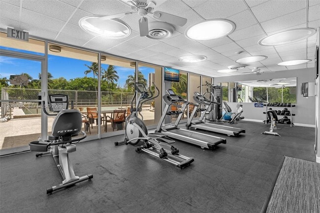 Building Photo - 3375 N Country Club Dr