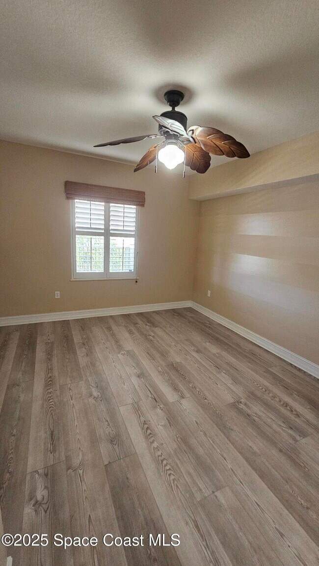 Building Photo - 480 Sail Ln