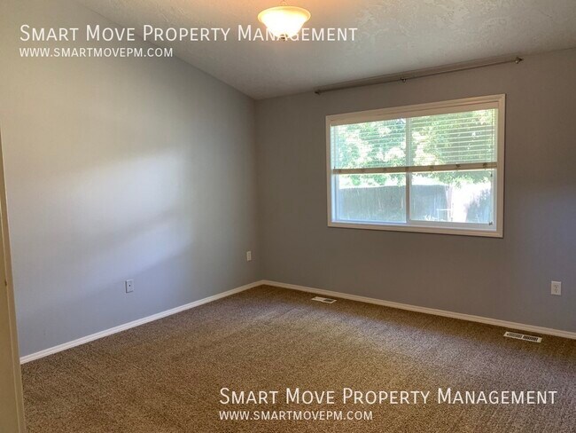 Building Photo - 4260 E Arborvitae Dr