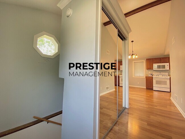Building Photo - 2 Bedroom Home In Dyer