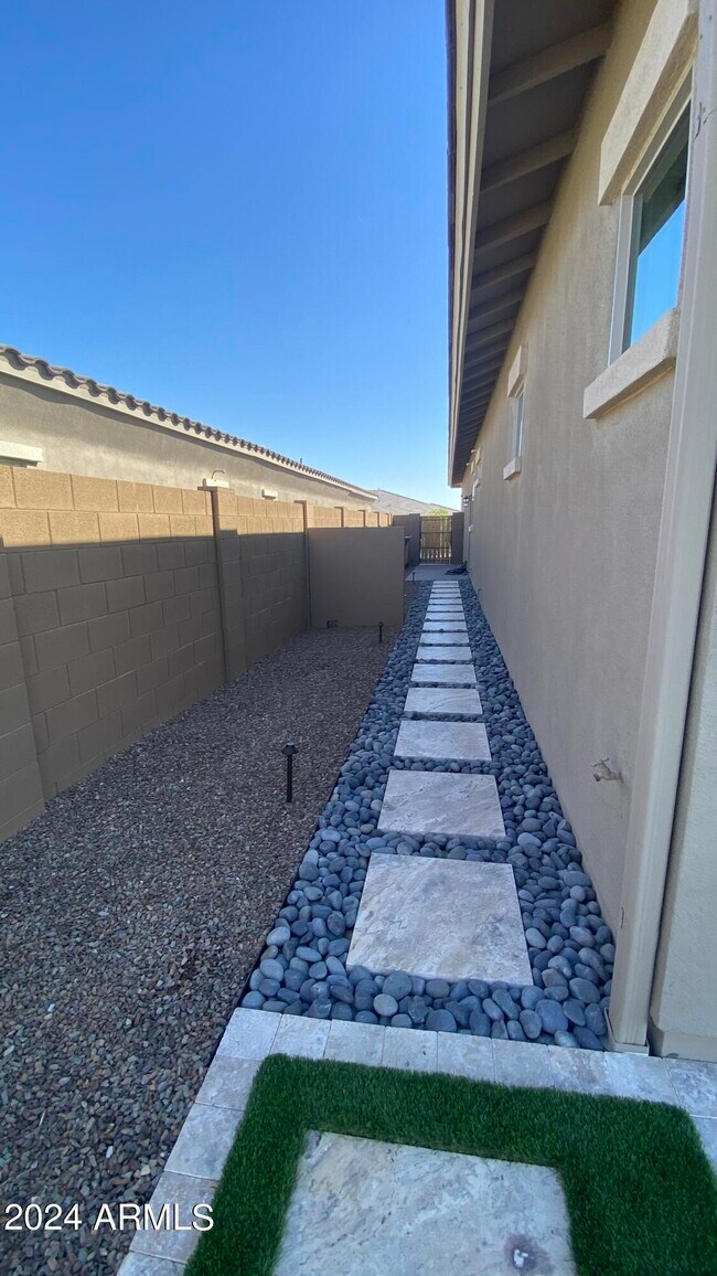 Building Photo - 13150 W Desert Frst Trl