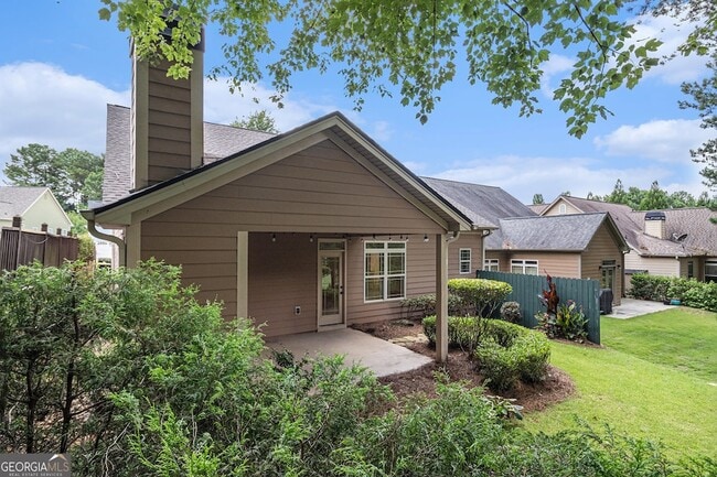 Building Photo - 180 Greenview Dr