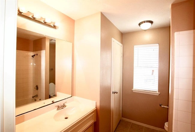 Building Photo - 3611 Darnell Ct
