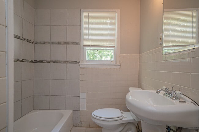 Building Photo - 3709 Dundale Rd