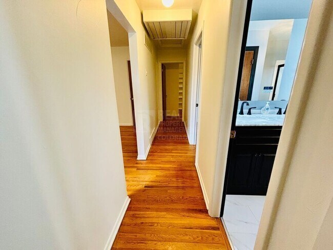 Building Photo - 5721 Everett St