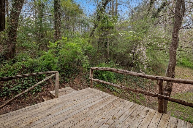Building Photo - Sovereign Oaks Cabin