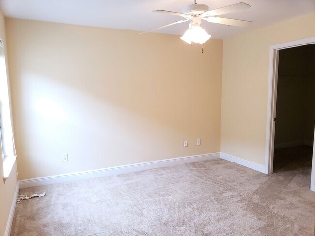 Building Photo - 3 bedroom town home for rent early January 2026, gated community with a garage for $1775 per month