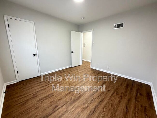 Building Photo - 7560 Alicia Ave