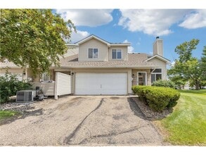 Building Photo - 2 Bed + Loft End Unit Townhome- Available 6/1