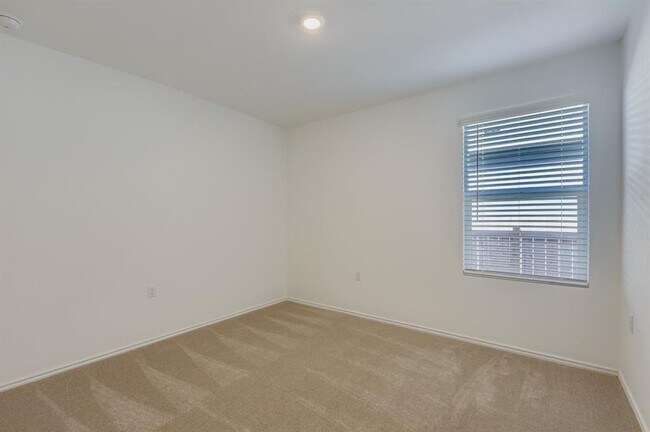 Building Photo - 14412 Nini Cv