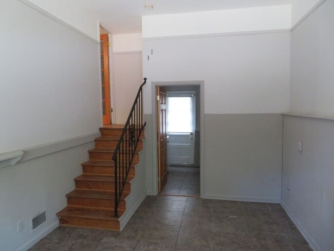 Building Photo - Winston Terrace Rental