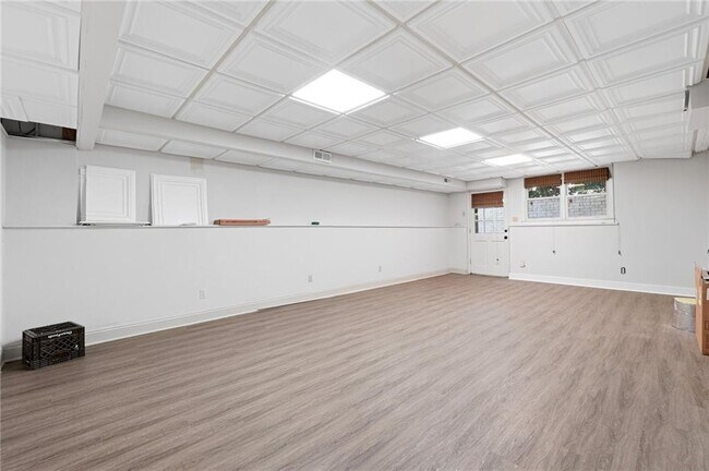 Building Photo - 220 Clipper Bay Dr