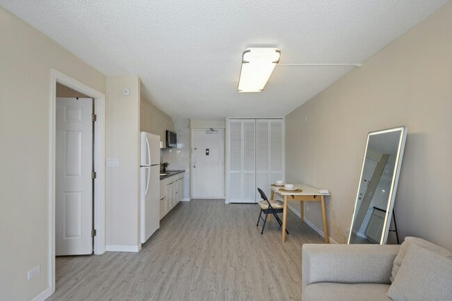 Building Photo - 1655 Makaloa St