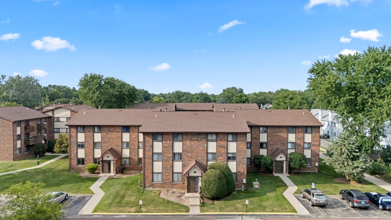 Building Photo - 423 Berkshire Dr