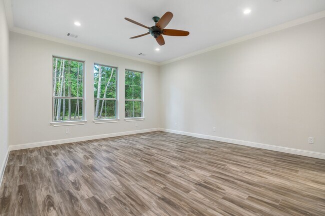 Building Photo - 12110 S Tara Plantation Dr