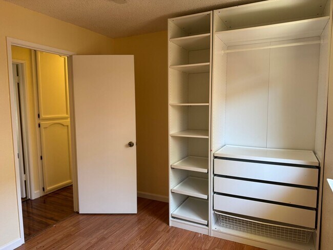Building Photo - 2940 Candido Dr