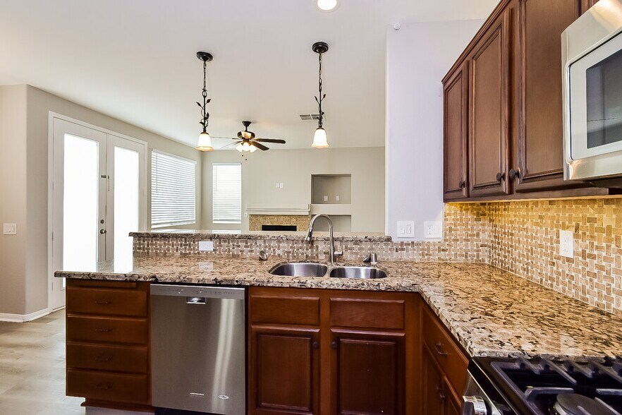 Building Photo - 3232 Paragon Pointe St