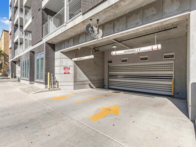Building Photo - 360 S 400 W