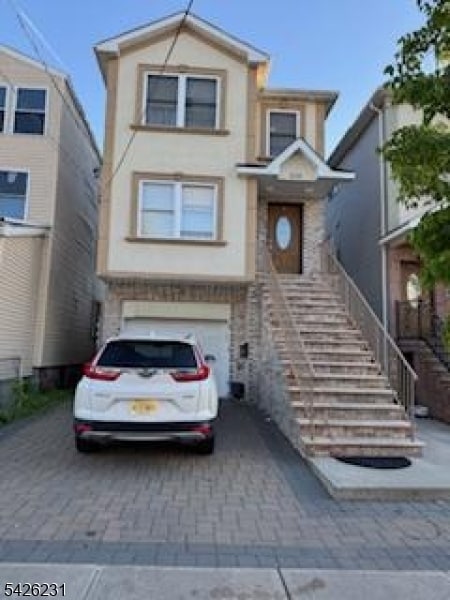 Building Photo - 1028 Bond St