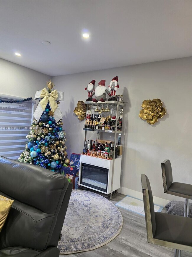 Building Photo - 4972 SW 127th Ave