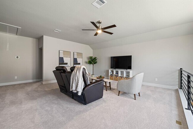 Building Photo - 708 Pinnacle Dr