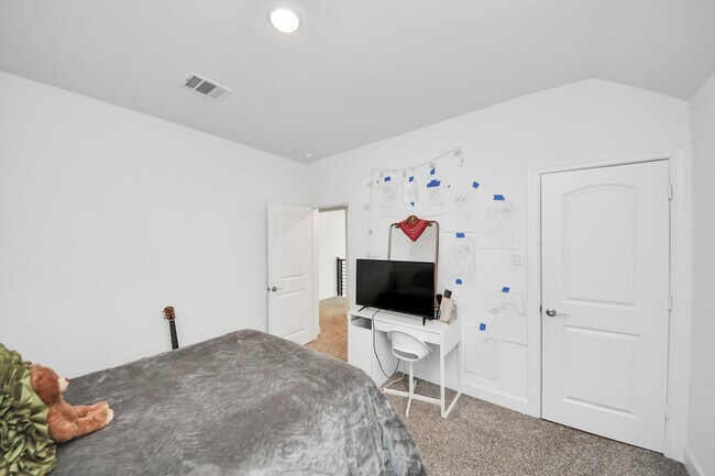 Building Photo - 21130 Almaco Dr