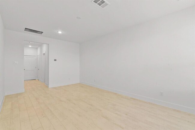 Building Photo - 21118 Garden Palm Dr