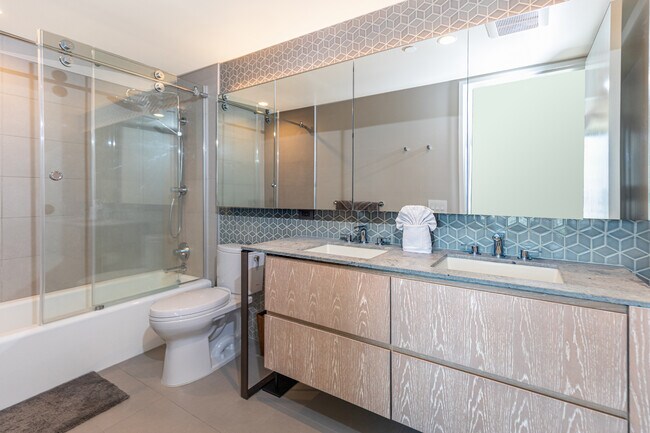 Building Photo - 1000 Auahi St