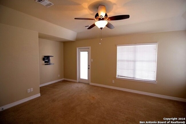 Building Photo - Beautiful 3-Bedroom 2.5 Bathroom in Stillw...