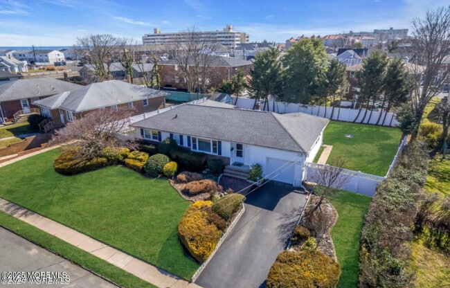 Building Photo - 70 Avery Ave