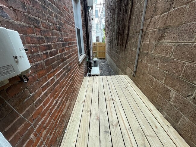 Building Photo - 1832-34 Callowhill St