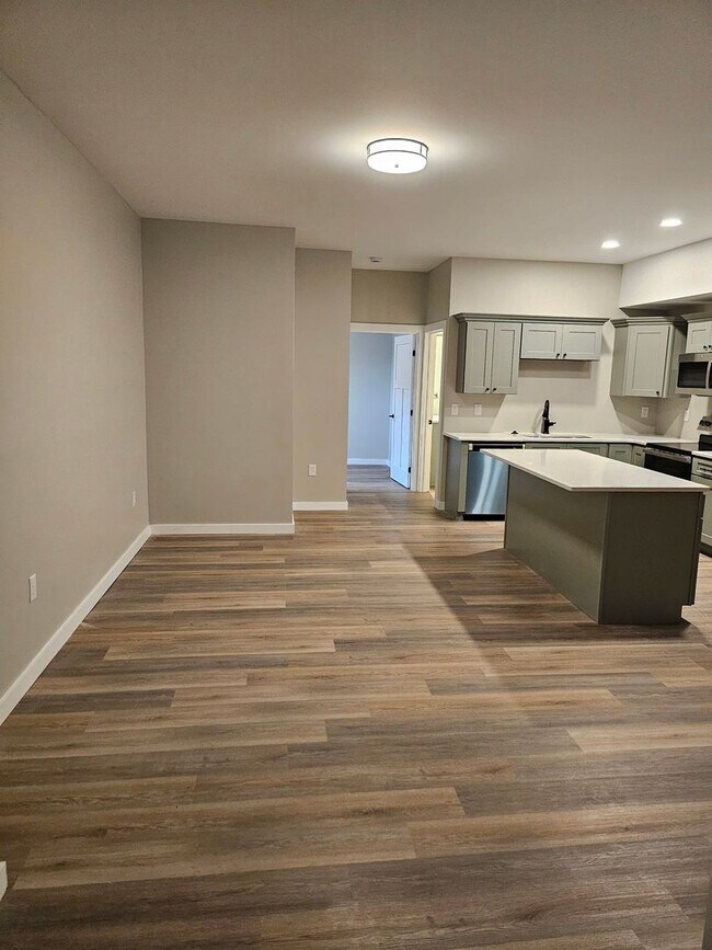 Building Photo - New 2 bed apartment