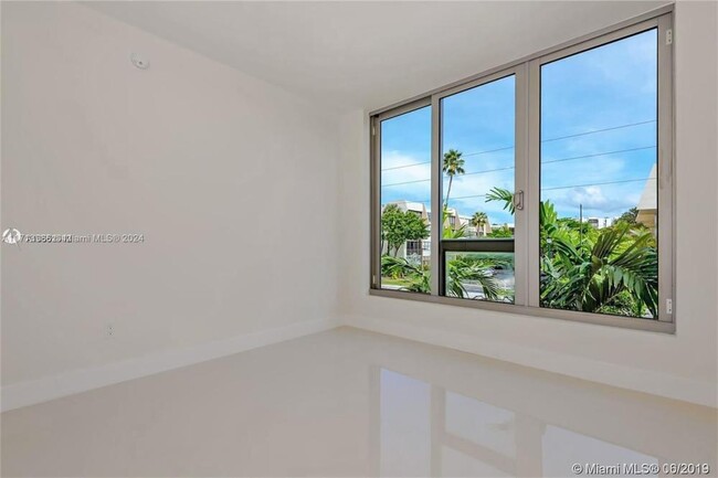 Building Photo - 3 bedroom in Aventura FL 33180