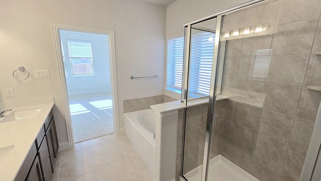 Building Photo - 3029 Hollybrook Ln